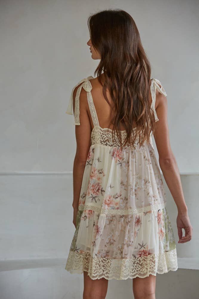 Petal & Lace Mini