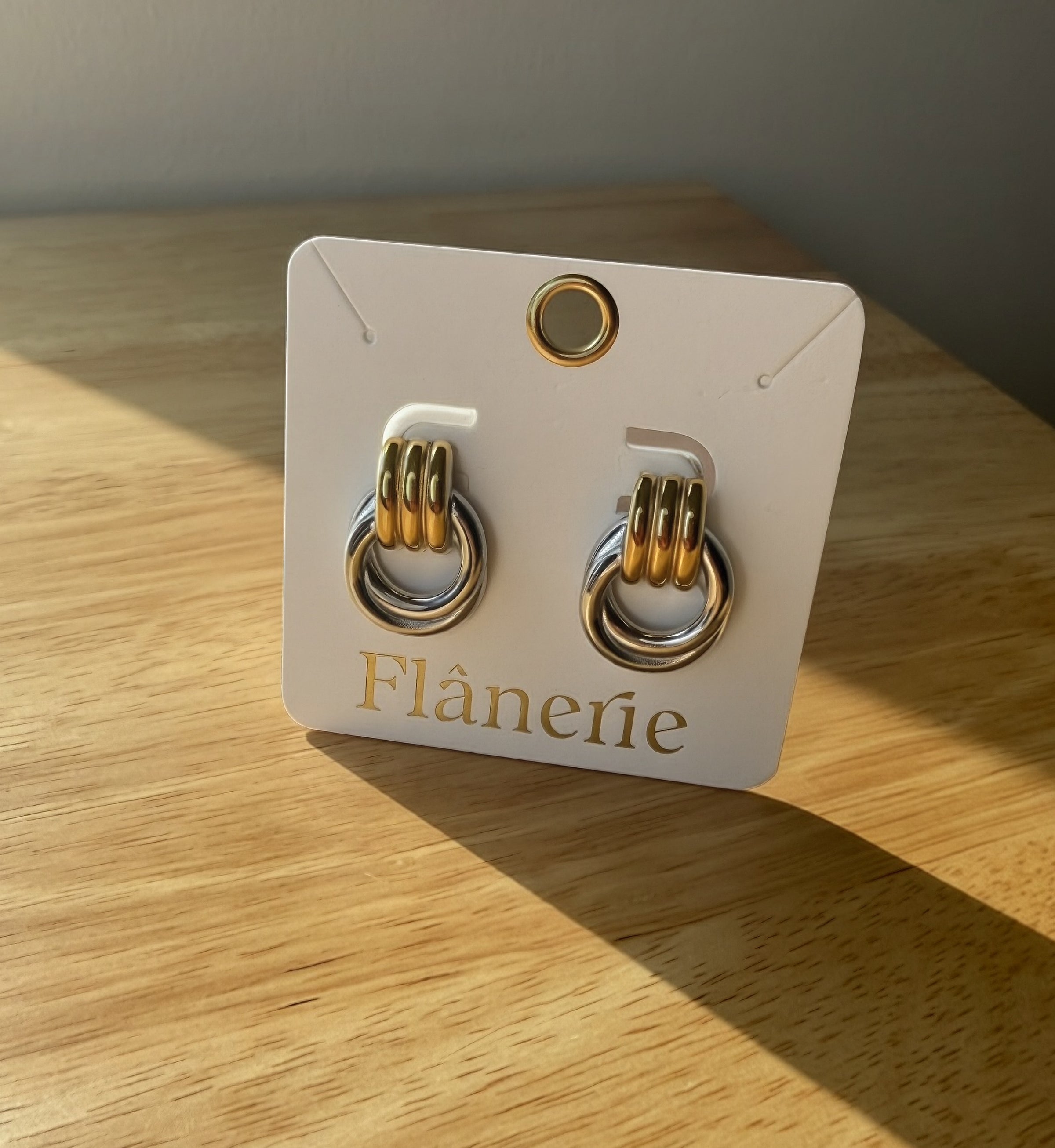 Wanda Classic Hoop Earring