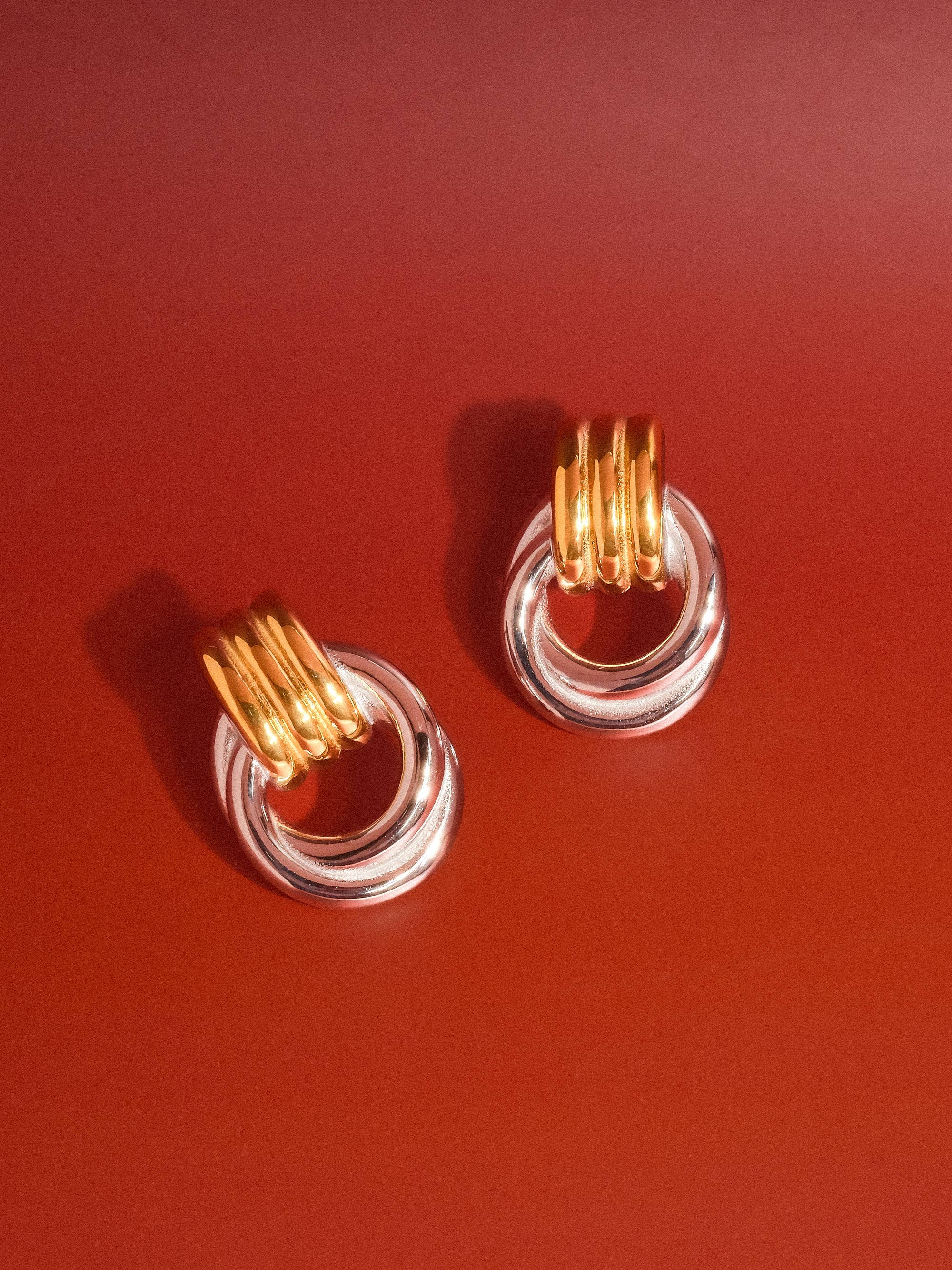 Wanda Classic Hoop Earring