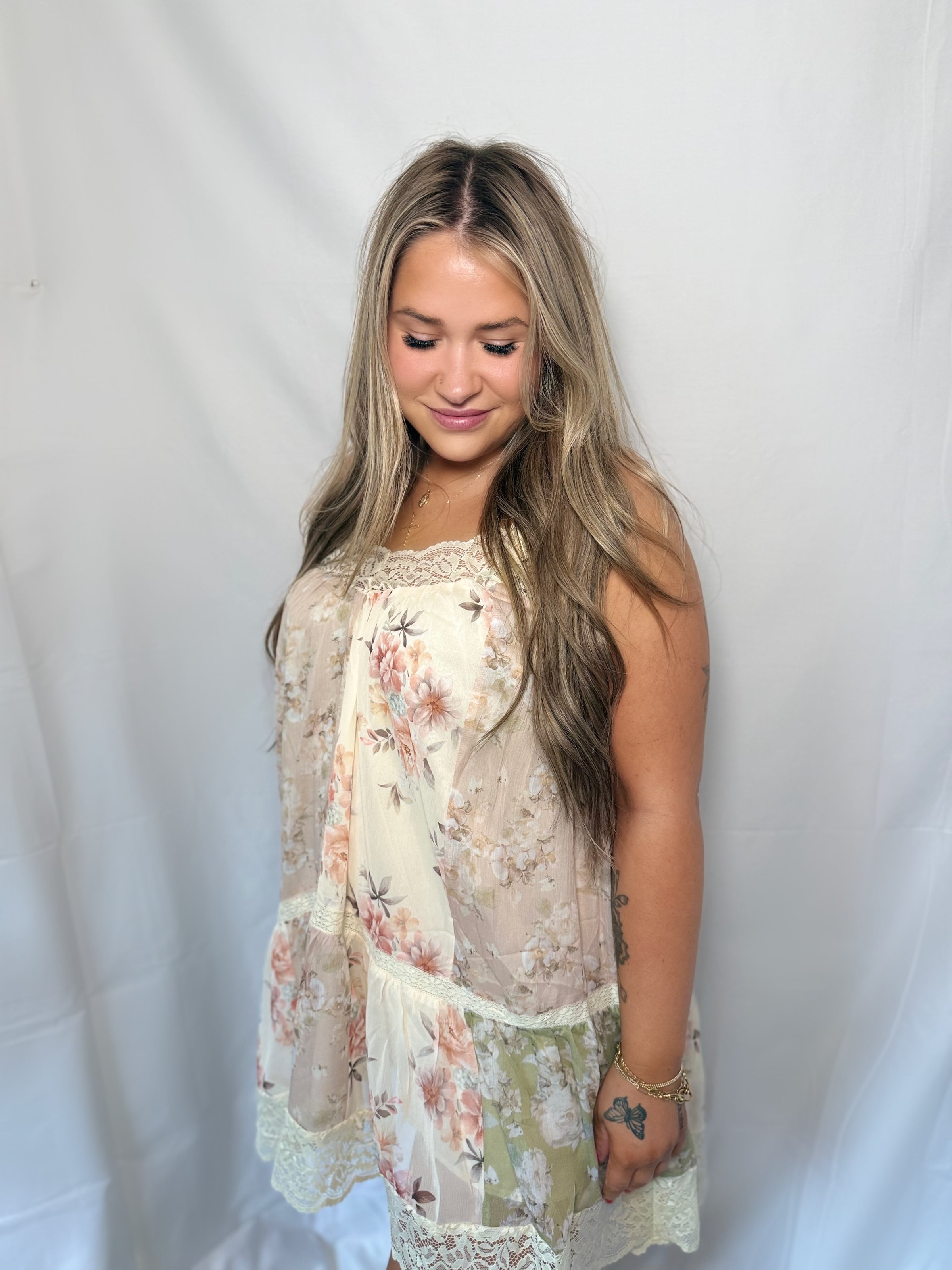 Petal & Lace Mini
